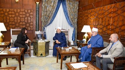 شيخ الأزهر يستقبل وزيرة الهجرة لتعزيز التعاون لصالح المصريين بالخارج 