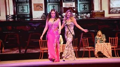  بنجاح ساحق.. مسرحية 