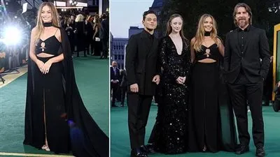 صناع Amsterdam بالأسود في عرضه الخاص حزنا على الملكة 