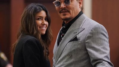 جوني ديب يقع في حب محامية تصغره بـ20  عاما