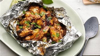 خبيرة بمعهد تكنولوجيا الأغذية تكشف عن كيفية تلافي أخطار الطهي بورق الألمونيوم 