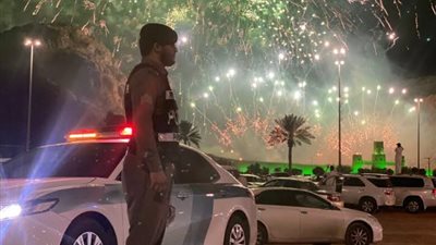 على طريقته الخاصة.. الدفاع المدني يشارك في احتفالات اليوم الوطني السعودي الـ 92