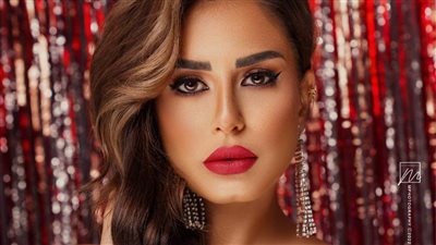 بعد واقعة سرقة مساعدتها لـ دينا الشربيني.. منة فضالي تتصدر محركات بحث 