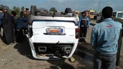 إصابة 10 أشخاص في حادث تصام وانقلاب 3 سيارات بطريق جمصة 