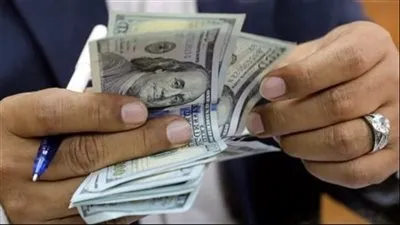 سعر الدولار مقابل الجنيه اليوم الاثنين.. آخر تحديث 