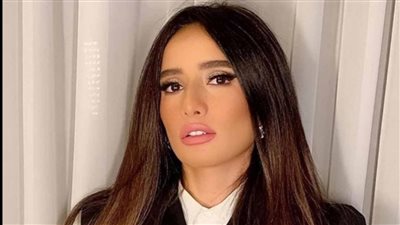 زينة: اتحرمت من شغلي 5 سنين ومكنتش فاهمة في إيه.. ودلوقتي أمنيتي أعيش في سلام