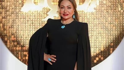 ليلى علوي تنشر صورة برفقة يحيي الفخراني 