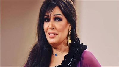 بوصلة رقص وفستان جريء.. فيفي عبده تتصدر تريند 