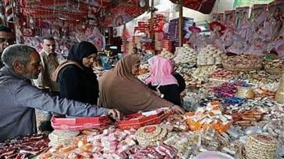 حلاوة على الرصيف.. تفاصيل تراخيص فرش المولد النبوي الشريف للمحلات