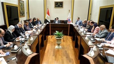 وزير الصحة يبحث مع وفد البنك الدولي تعزيز التعاون في القطاع الصحي