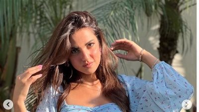 بالأزرق.. درة تتألق بأحدث ظهور لها