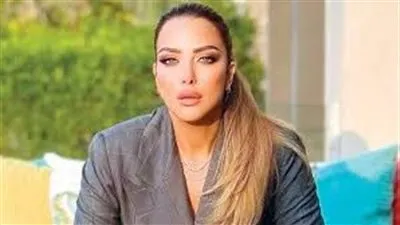 ريم مصطفى باطلالة ساحرة بالأسود في أحدث جلسة تصوير
