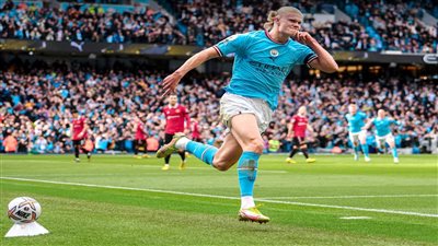 هالاند يفجر مرمى مانشستر يونايتد بخامس أهداف السيتي 