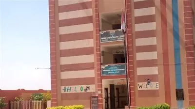 تزامنا مع بدء العام الدراسي.. صحة البيئة بالدقهلية تجري مرورا دوريا على المدارس