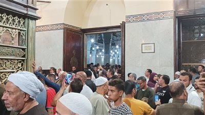 المئات يحتفلون بجوار ضريح السيد البدوي احتفالا بميلاده (فيديو وصور)