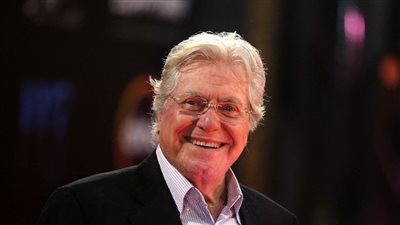 حسين فهمي يكشف سبب غضب إسرائيل من فيلم 