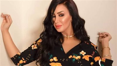 المطربة شاهيناز تنجو من حادث سير