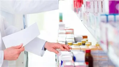 مساعد وزير الصحة الأسبق: نسبة كبيرة من المتواجدين بالصيدليات ليسوا صيادلة 