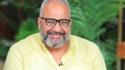 من دكتور ربيع للنصاب.... بيومي فؤاد يشارك بشخصية النصاب في فيلم الصف الأخير