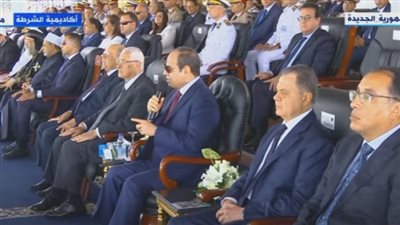 السيسي لـ المصريين: نعمل على تطوير كل القطاعات دون ضوضاء