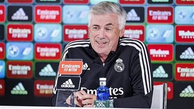 فرصة من ذهب.. أنشيلوتي يفاجئ خليفة بنزيما 