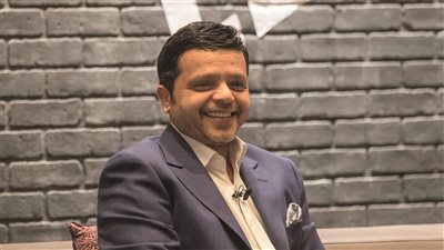 محمد هنيدي يهنئ المنتخب المغربي بعد الفوز على البرتغال: المغرب يزلزل العالم ويبهره