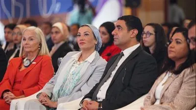 وزيرة البيئة تشارك في نموذج محاكاة طلاب جامعة القاهرة