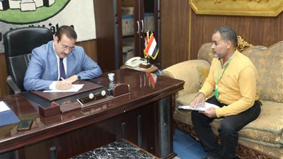 محافظ المنوفية يأمر بصرف مساعدة مالية عاجلة لإحدى الحالات الإنسانية