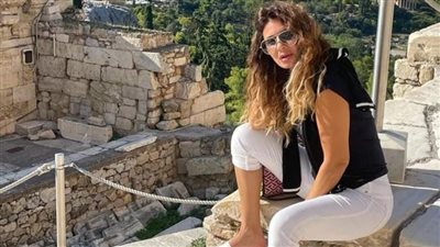 أحدث إطلالة للفنانة نجلاء بدر في لبنان 