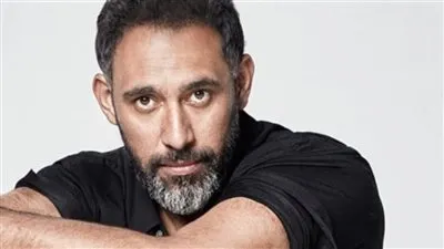 عمرو مصطفي: 