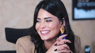 أسماء جلال تعبر عن مدى سعادتها لزيارة 57357