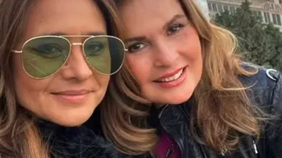 قريبٱ.. يسرا ونيللى كريم ينتهون من تصوير 