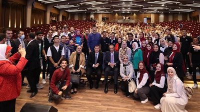 وزير الاتصالات: التكنولوجيا تتيح للشباب فرصا للمنافسة بالسوق العالمى ووظائف علوم البيانات هى الأكثر جاذبية 