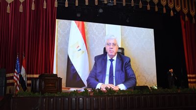 جامعة القاهرة تحتضن احتفالية تخرج الدفعتين الثالثة والرابعة ببرنامج منح الجامعات الحكومية