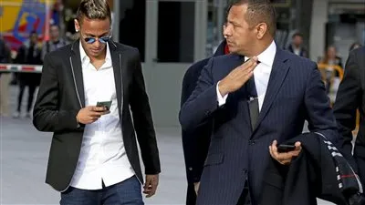 المحكمة تصدر قرارها النهائي بشأن قضية انتقاله نيمار إلى برشلونة 