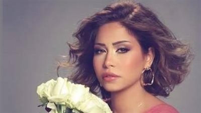 بعد أزمتها الأخيرة.. رسالة قوية من داعية إسلامي للفنانة شيرين (فيديو)
