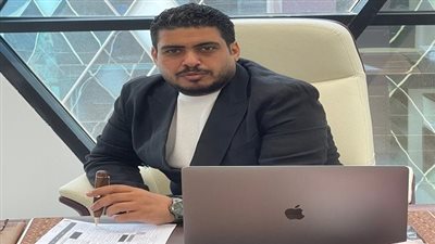 خبير دراسات اقتصادية: القيادة السياسية تسعى لتذليل العقبات أمام المستثمرين.. وتوطين الصناعة