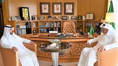 السفير السعودي بالقاهرة يستقبل المدير العام لمعهد الإدارة العامة بالمملكة 