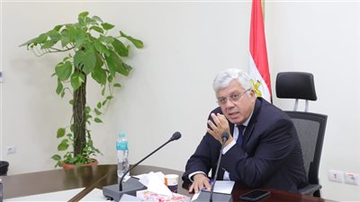 للمرة الثانية خلال أسبوع.. وزير التعليم غلق كيانين وهميين بالمنيا