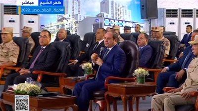 السيسي: مشروع الرمال السوداء يوفر فرص عمل للناس ومصدر للعملة الصعبة (فيديو)