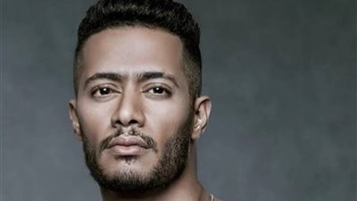 محمد رمضان يثير الجدل بصابونة من الدهب عيار ٢٤