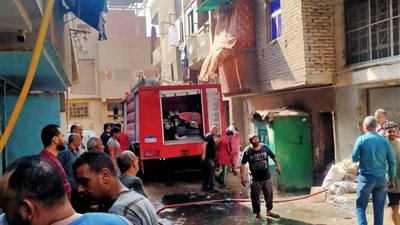 السيطرة على حريق بمصنع 