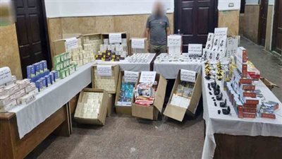 ضبط شخص لقيامه بترويج أدوية مجهولة المصدر على 