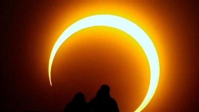 احذر من النظر للشمس غدا حتى لا تتعرض العين للتلف والعمى