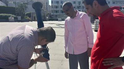 رصد ظاهرة كسوف الشمس من ساحة مكتبة الإسكندرية (صور)