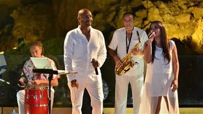 فرقة عكاشة الموسيقية تعيد أغاني التسعينات عقب إفتتاح مارينا شرم الشيخ