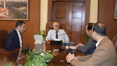 محافظ بورسعيد يتابع سير ومستجدات المنظومة الصحية