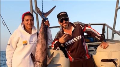 برفقة سمكة قرش.. ناهد السباعي تبهر جمهورها بأحدث ظهور لها