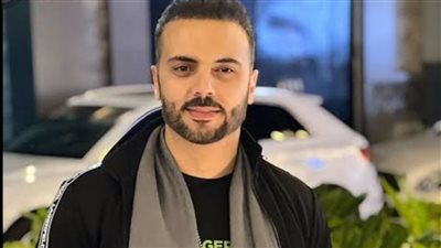 تضامنًا مع فلسطين.. أحمد فريد يتبرع بأرباح 3 لوحات إلى الهلال الأحمر