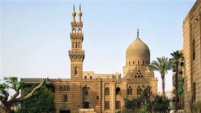 من هي السيدة عائشة الموجودة في مصر؟.. 10 معلومات عنها